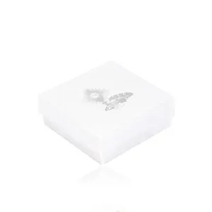 Perłowo białe pudełeczko na biżuterię - motyw I Komunii Świętej srebrnego koloru