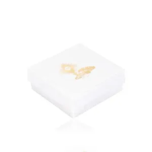 Perłowo-białe pudełeczko na biżuterię - motyw I Komunii Świętej złotego koloru