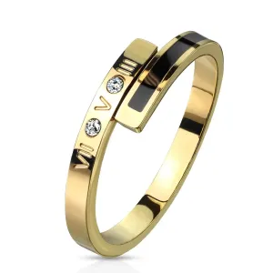 Stalowy pierścionek w kolorze złotym - czarny pasek, dwie przezroczyste cyrkonie, cyfry rzymskie, 2 mm - Rozmiar : 59