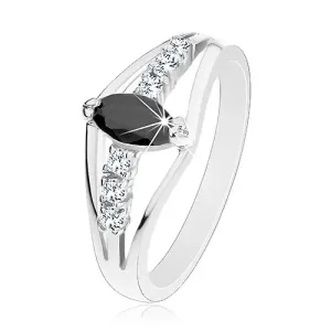 Błyszczący pierścionek w srebrnym odcieniu, przezroczyste cyrkoniowe pasy, kolorowe ziarenko - Rozmiar : 50, Kolor: Czarny