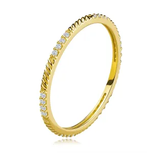 Delikatny pierścionek z żółtego złota 375 - linia okrągłych cyrkonii, ukośne nacięcia - Rozmiar : 54