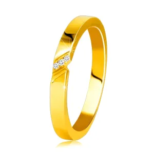 Obrączka z żółtego 14K złota - pierścionek z drobnym nacięciem i cyrkoniową linią - Rozmiar : 56
