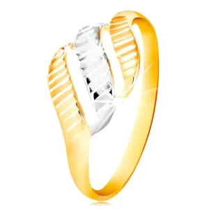 Złoty pierścionek 585 - trzy fale z żółtego i białego złota, lśniące nacięcia - Rozmiar : 49